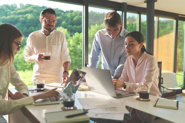 Hábitos de inversión por generación millennials vs Gen Z